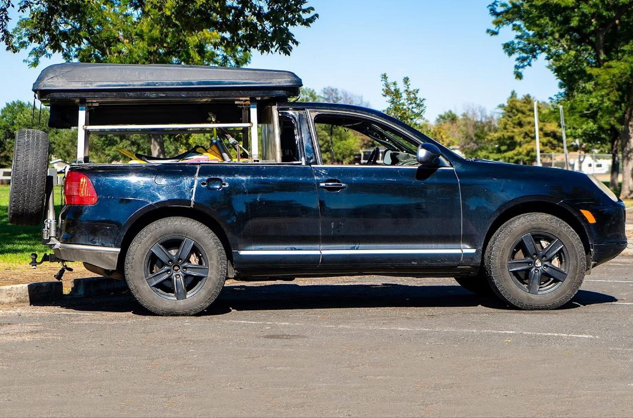 Уникальный пикап-кемпер Porsche Cayenne от тюнеров