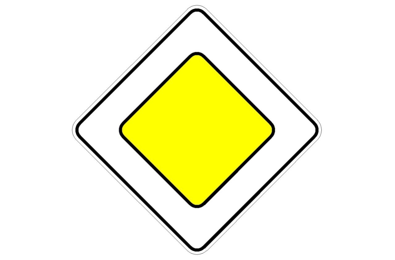 Знак «Главная дорога»: Преимущество проезда нерегулируемых перекрестков