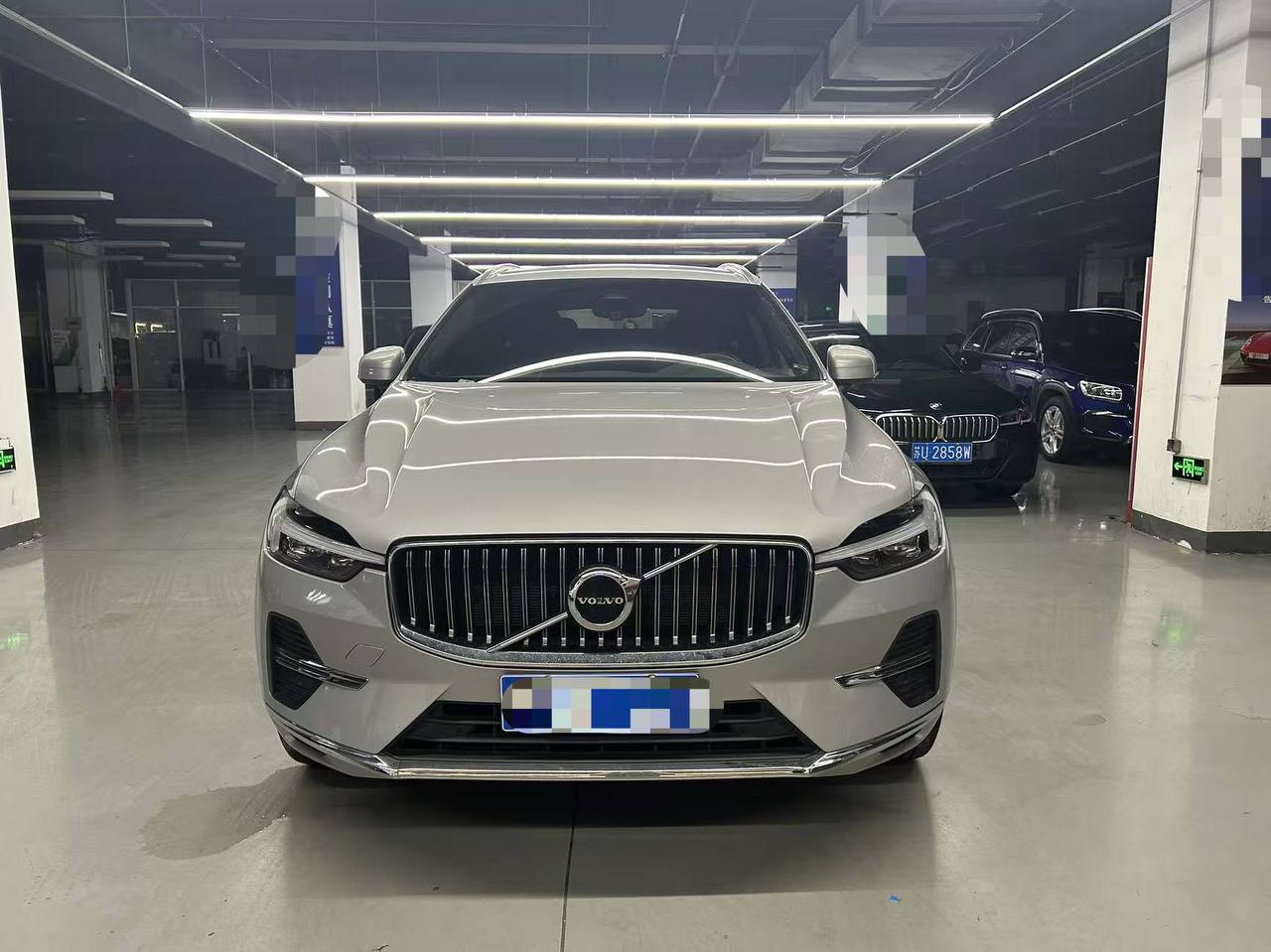 Volvo XC60 2022 из Китая: Обзор и комплектация