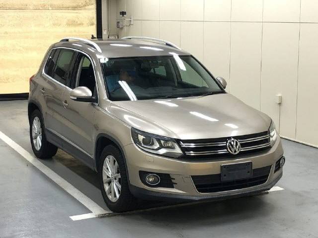 Поздравляем Рустема Хамзевича с покупкой Volkswagen Tiguan!