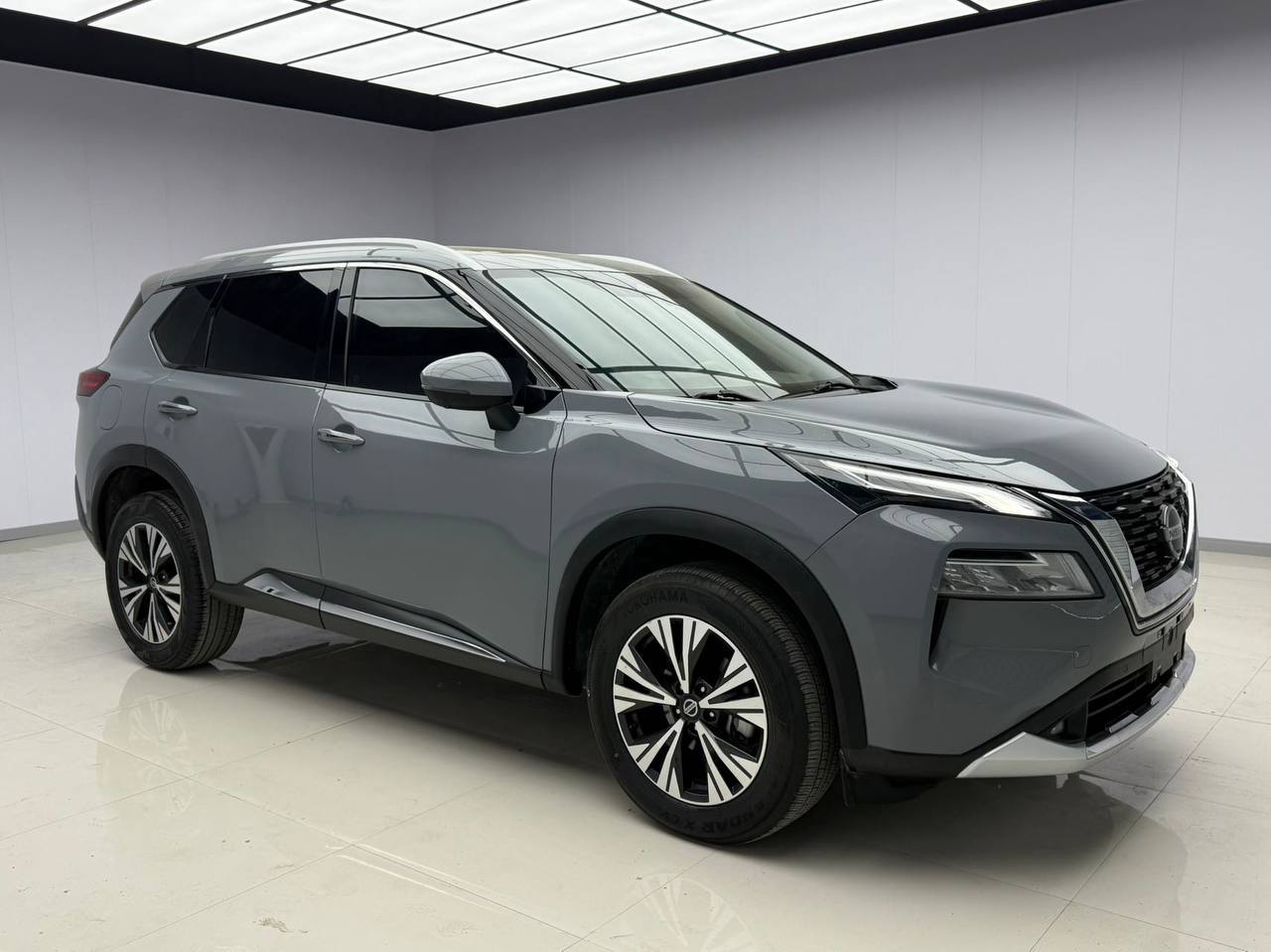 Nissan X-Trail 2021 на левом руле из Китая